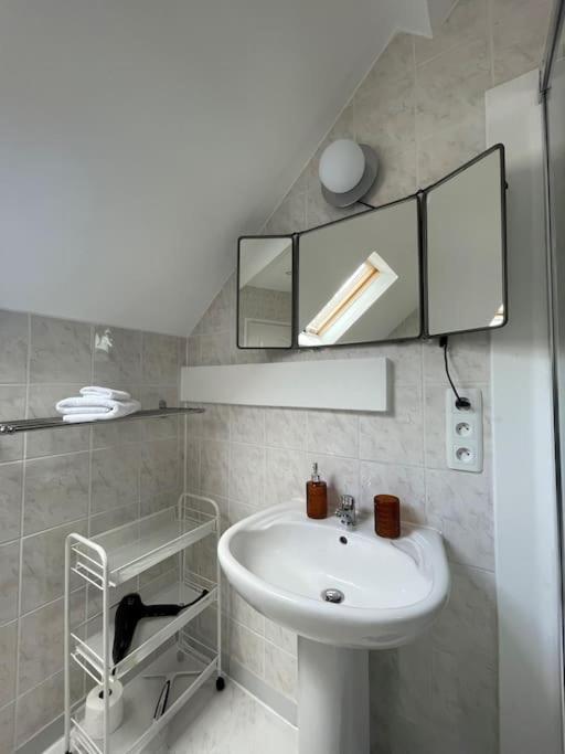 Gite Omaha 3 Etoiles - La Ferme Delaunay Saint-Come-du-Mont Exterior photo